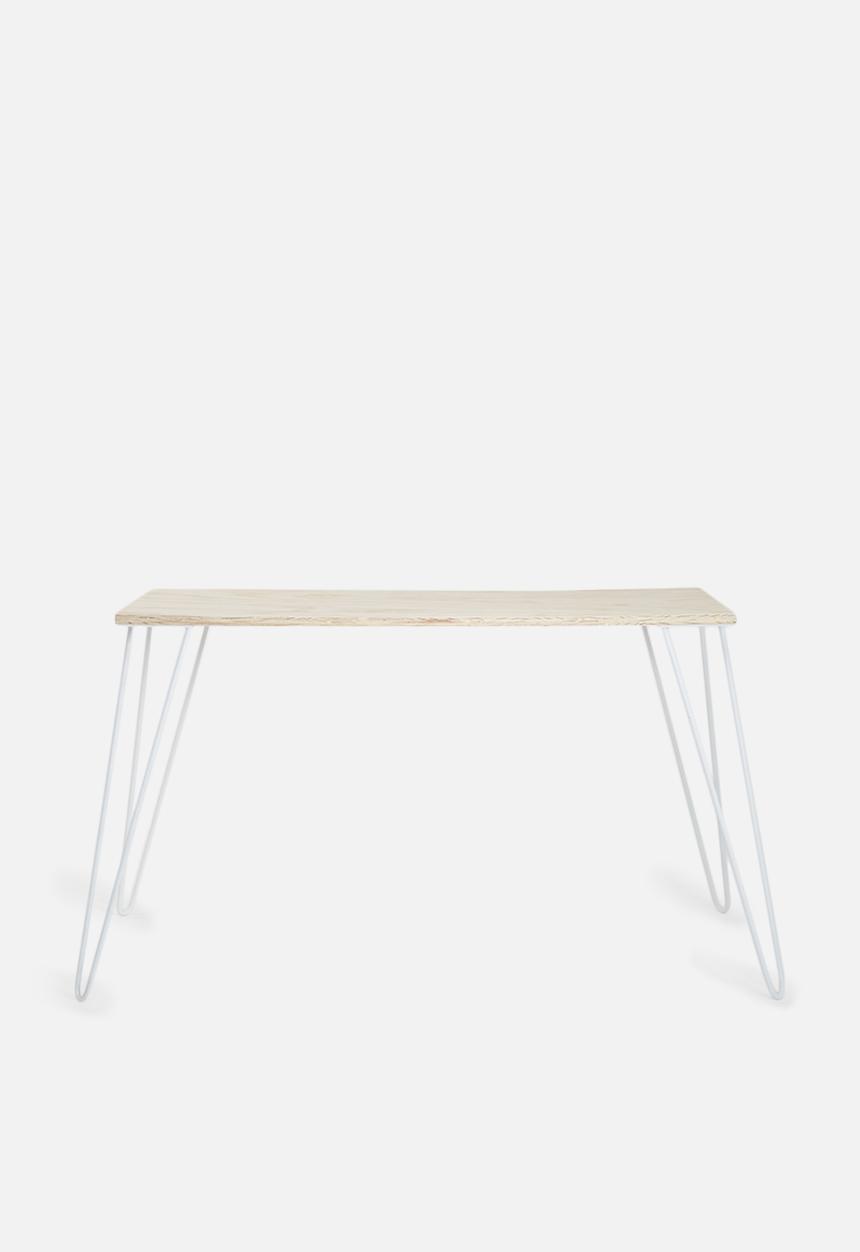 Sixth Floor - Hairpin desk