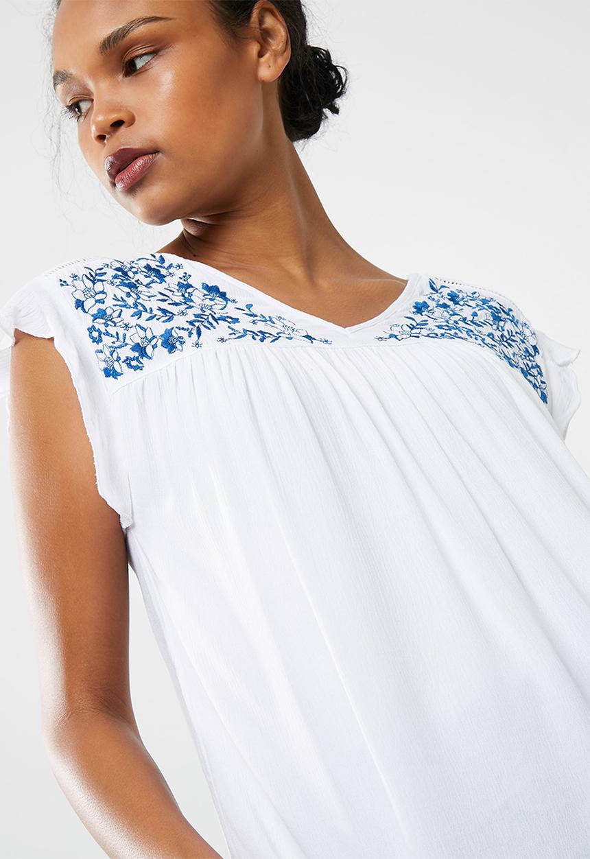Cotton On - Stella broderie top
