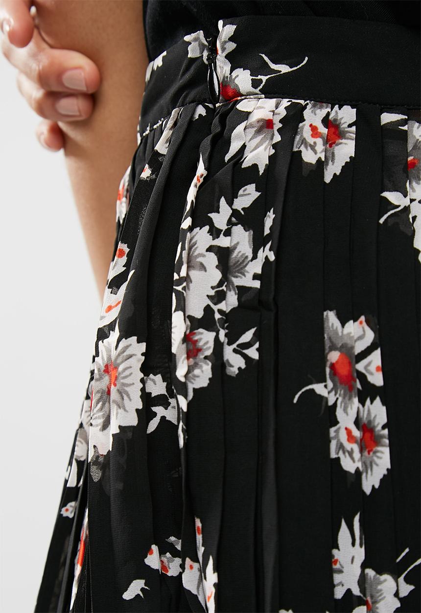 Vero Moda - Flirty pleated skirt
