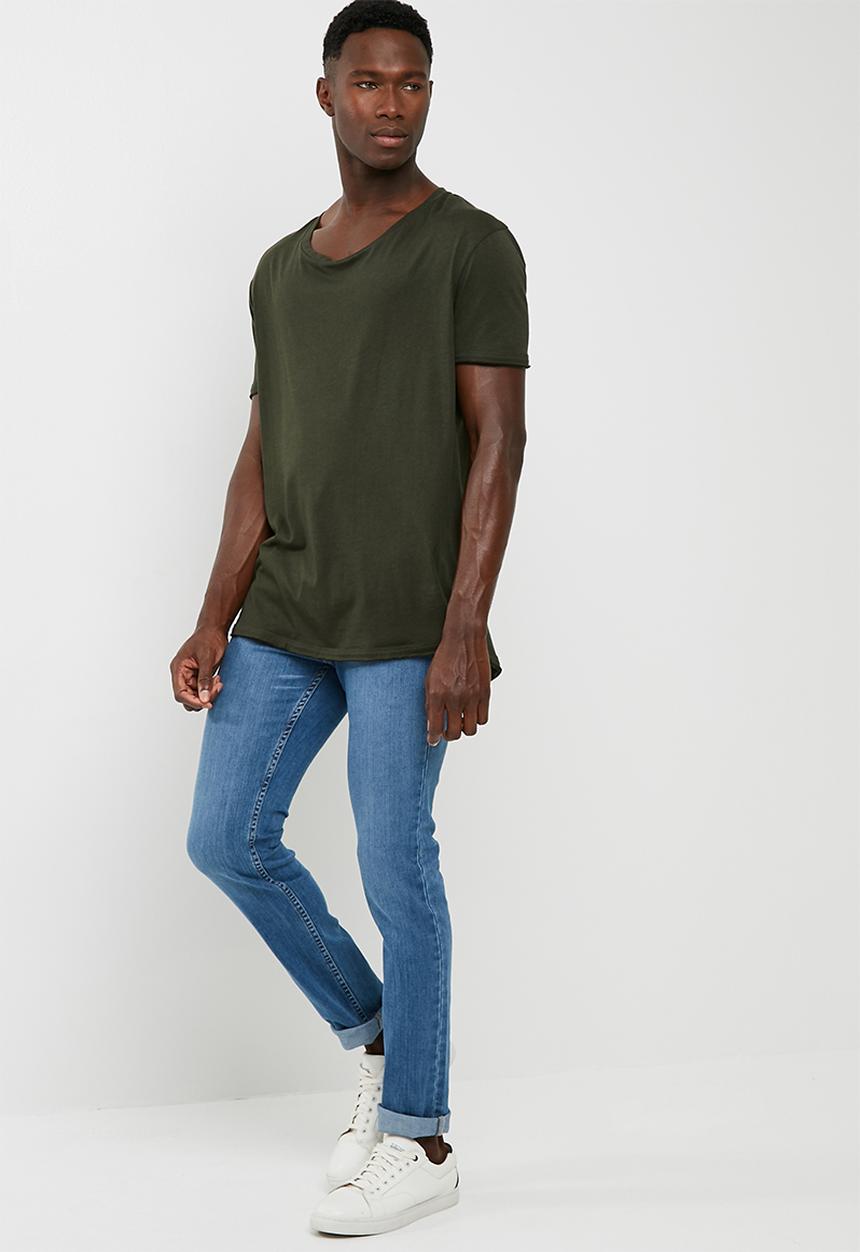 basicthread - Deep Scoop Neck Tee