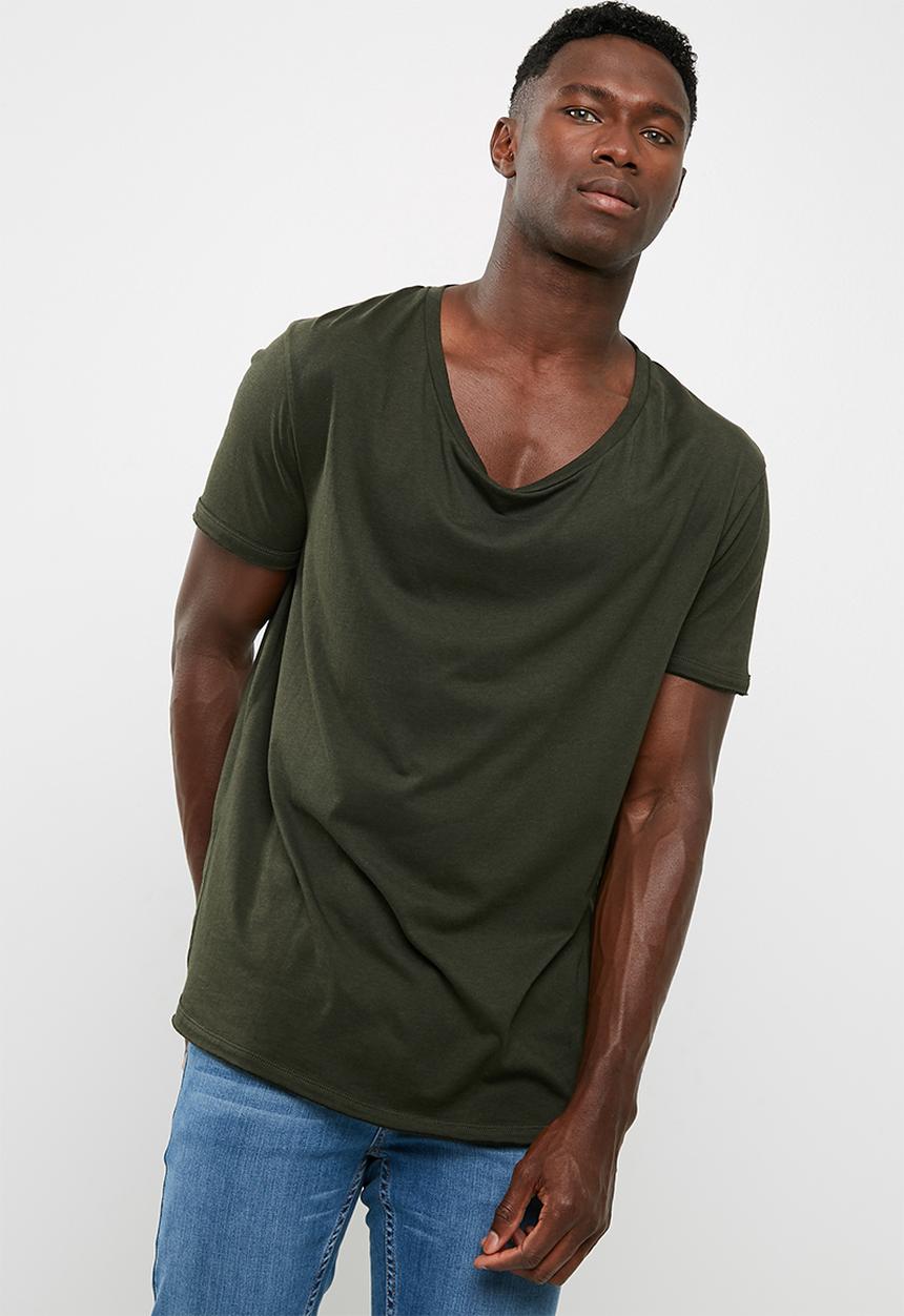 basicthread - Deep Scoop Neck Tee