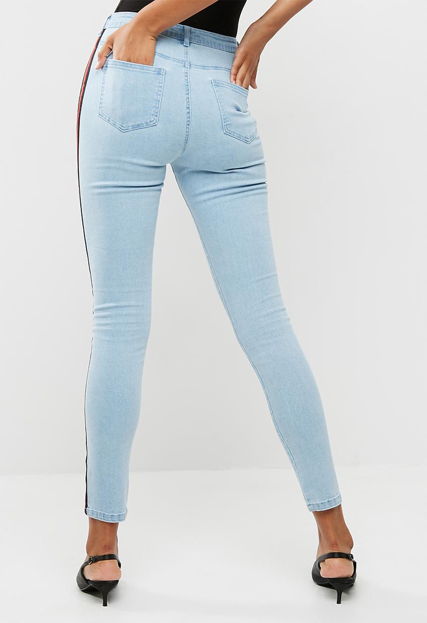 Missguided - Sinner floral badge side stripe mom jeans