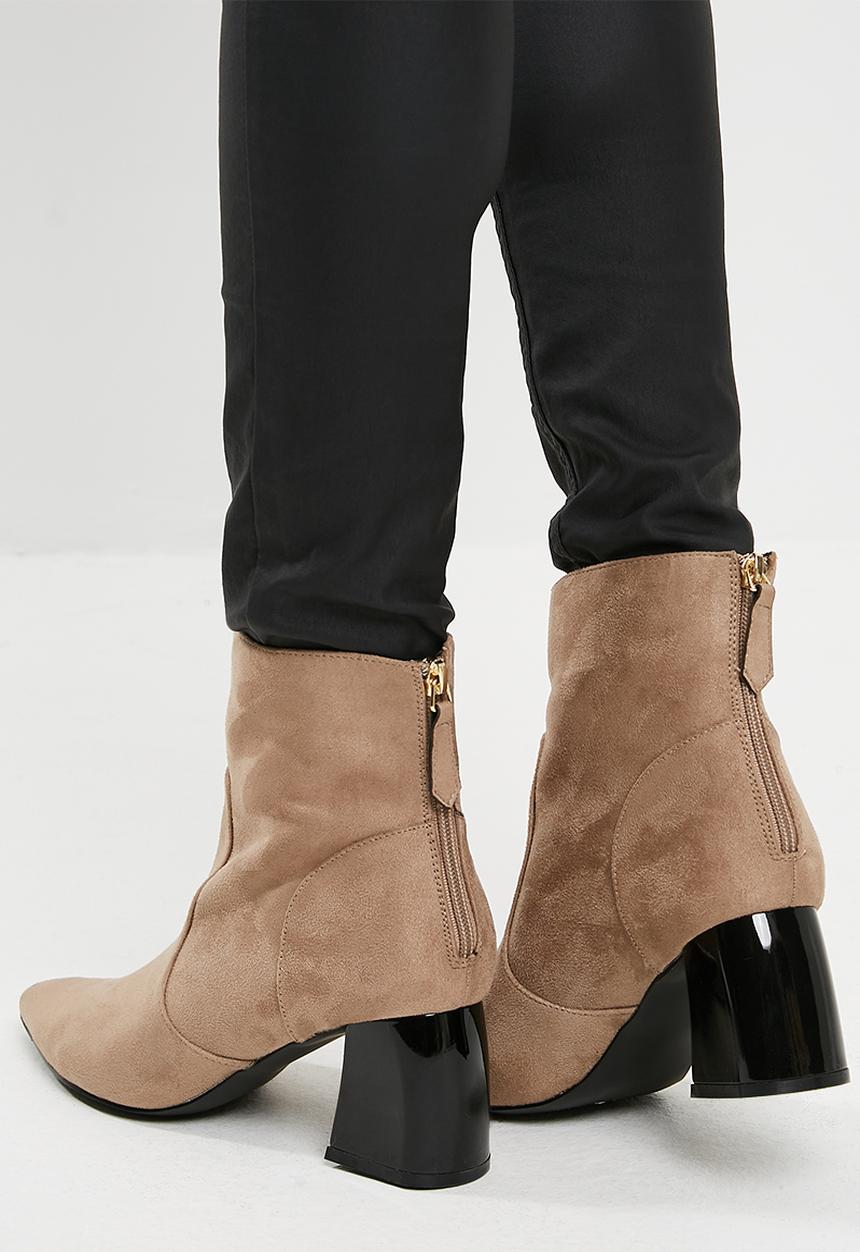 dailyfriday - Modern heel boot