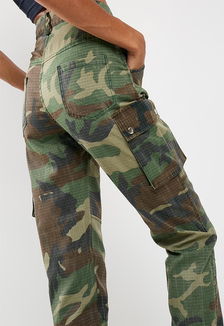 Missguided - Camo printed cargo pants