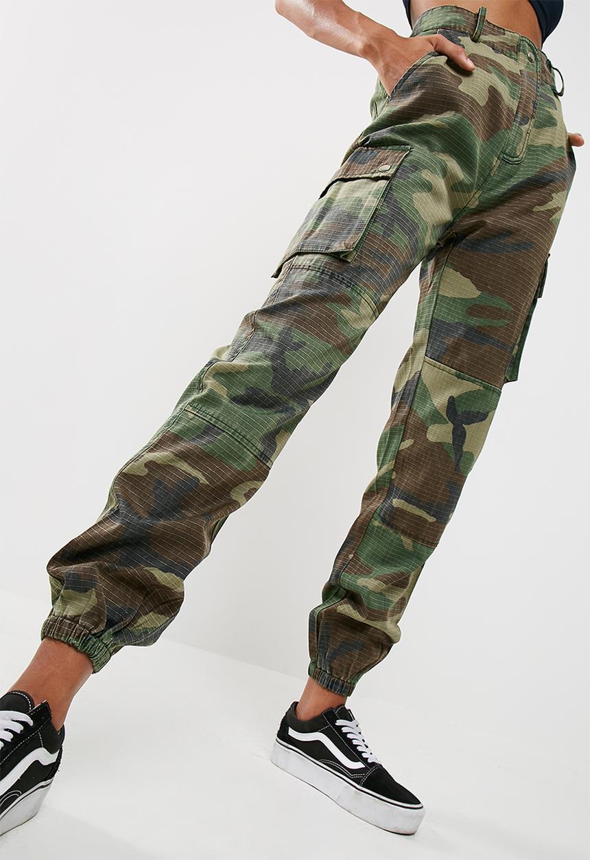 Missguided - Camo printed cargo pants