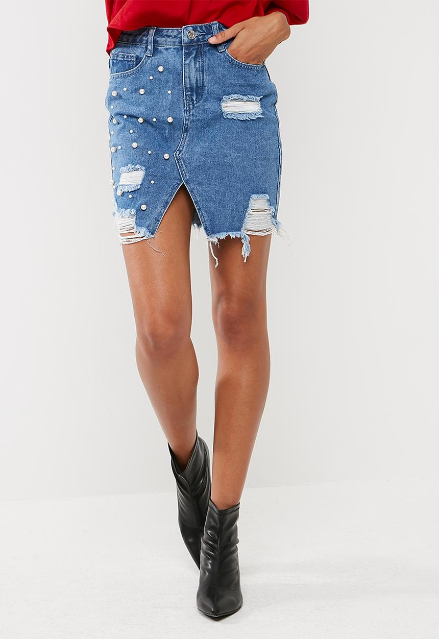Missguided - Pearl embellished denim skirt with silver chain