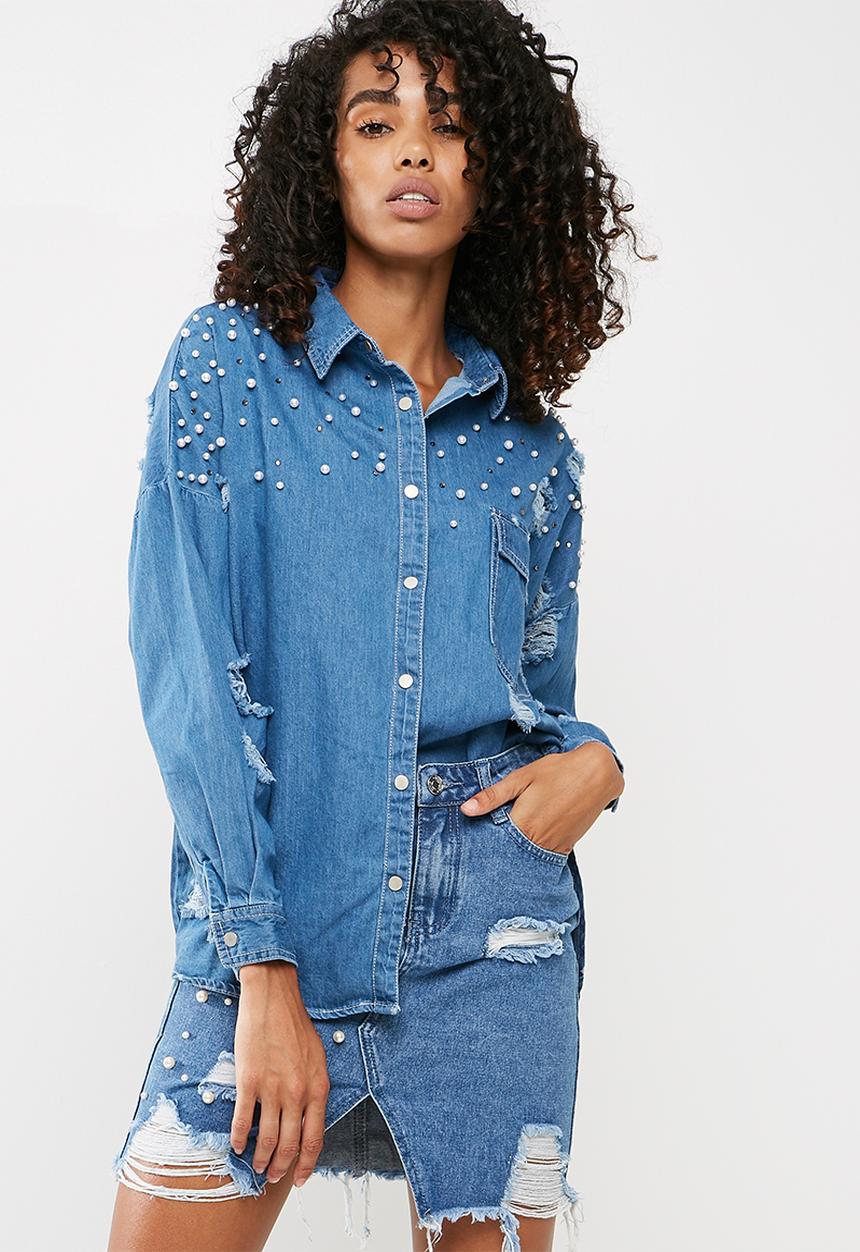 Missguided - Distressed denim shirt with pearl detail