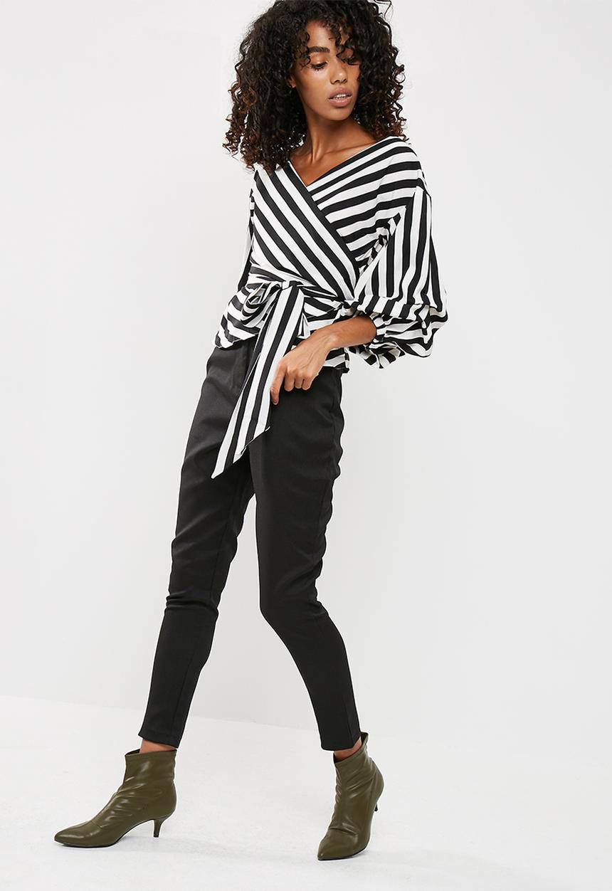 Missguided - Striped puffball sleeves tie waist blouse