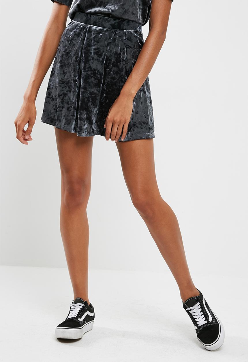 Jacqueline de Yong - Mona velvet skater skirt