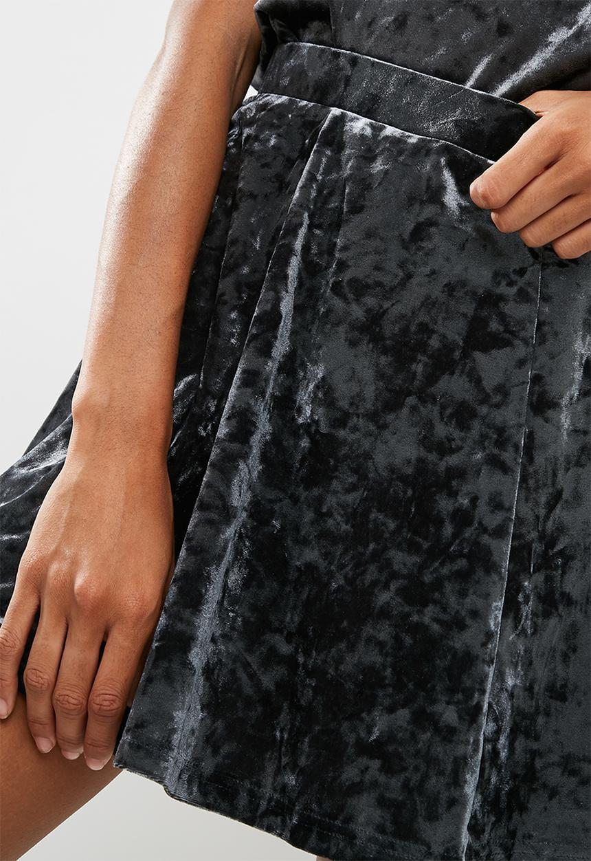 Jacqueline de Yong - Mona velvet skater skirt