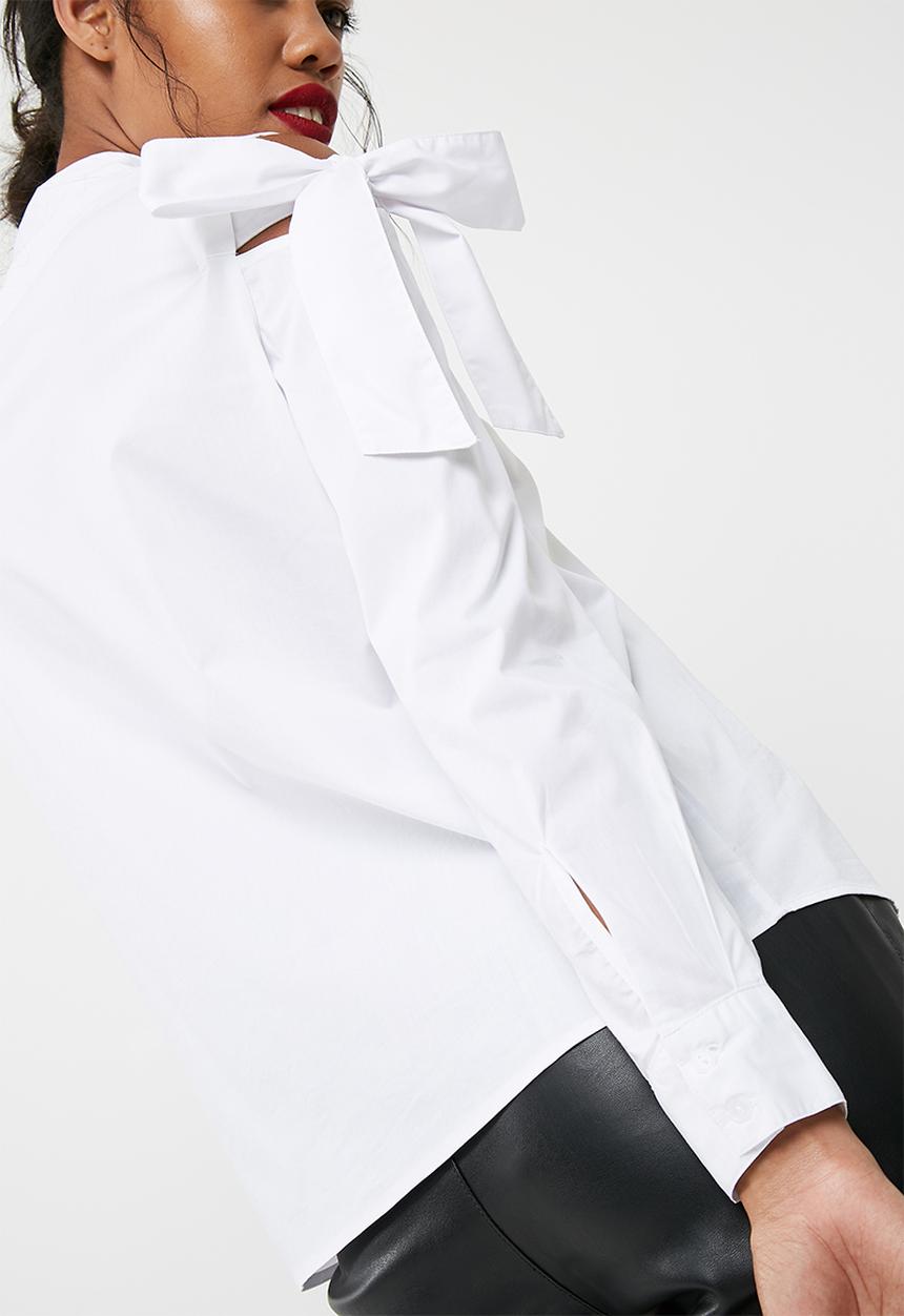 Jacqueline de Yong - Taylor cold shoulder shirt