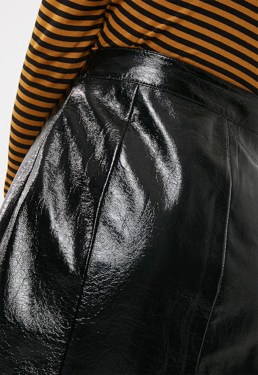 Vero Moda - Dalian patent PU skirt