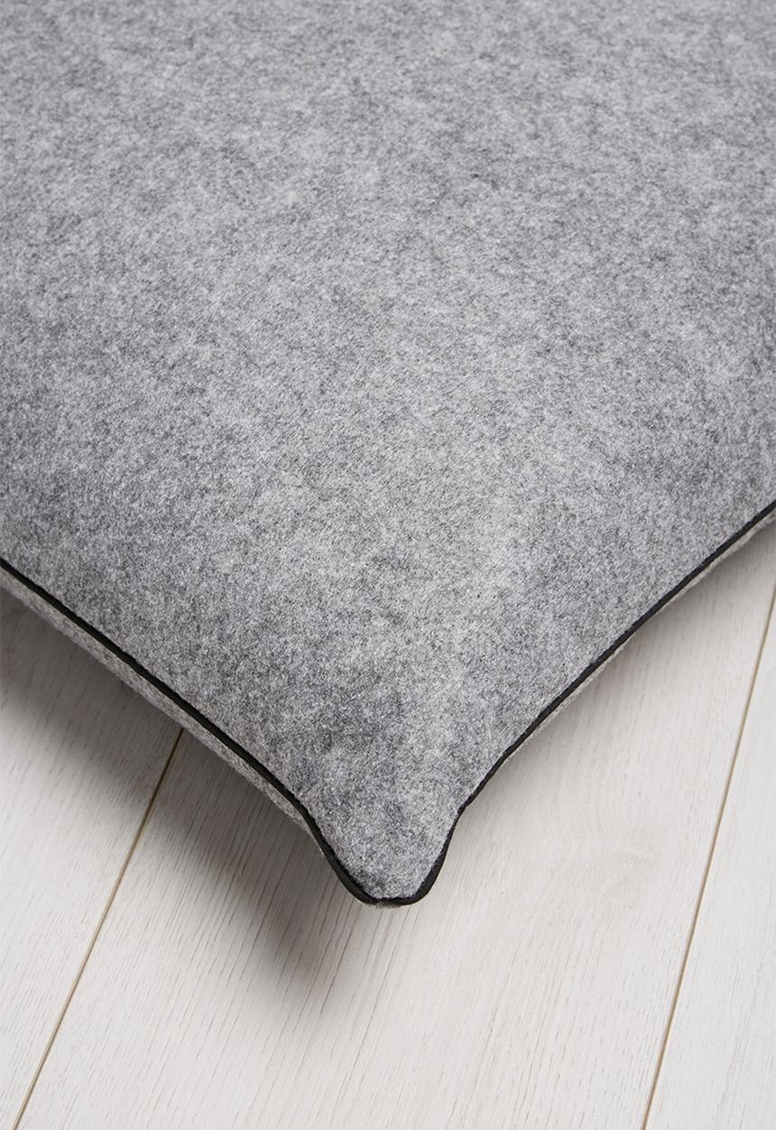 Sixth Floor - Felt pop cushion - grey