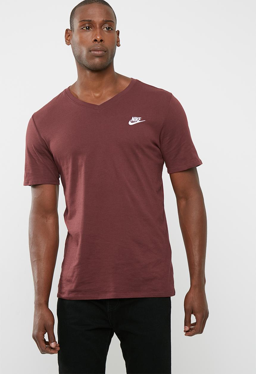 Nike - Nsw club embroided tee