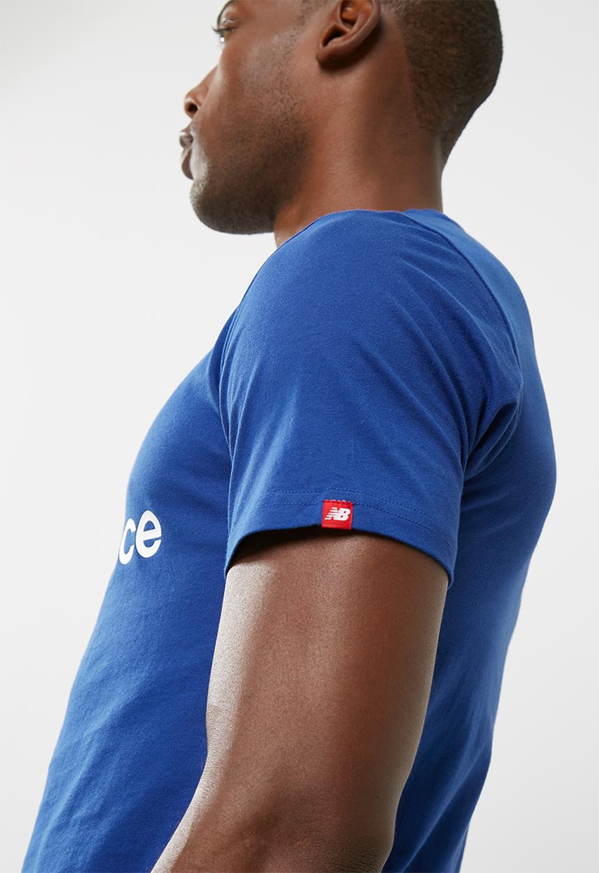 New Balance  - Essentials stacked logo tee