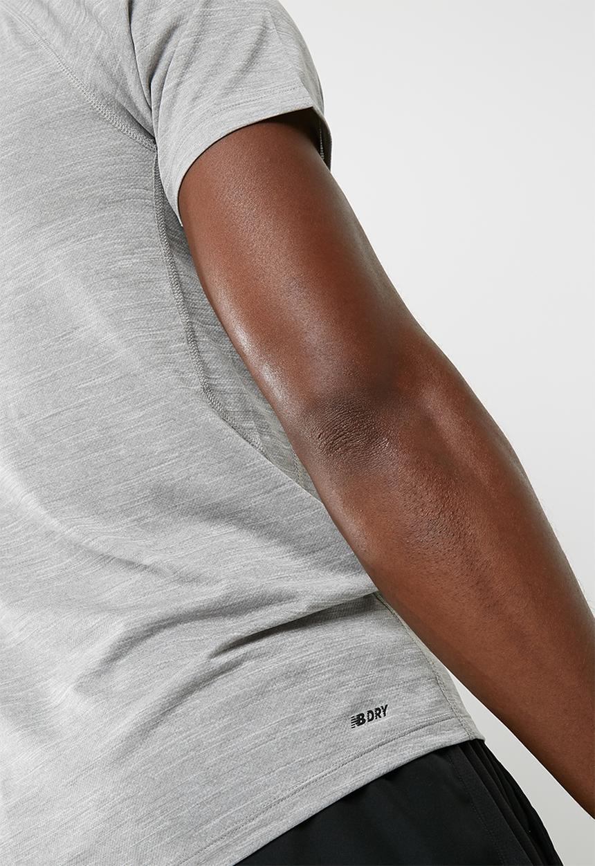 New Balance  - Tenacity active tee