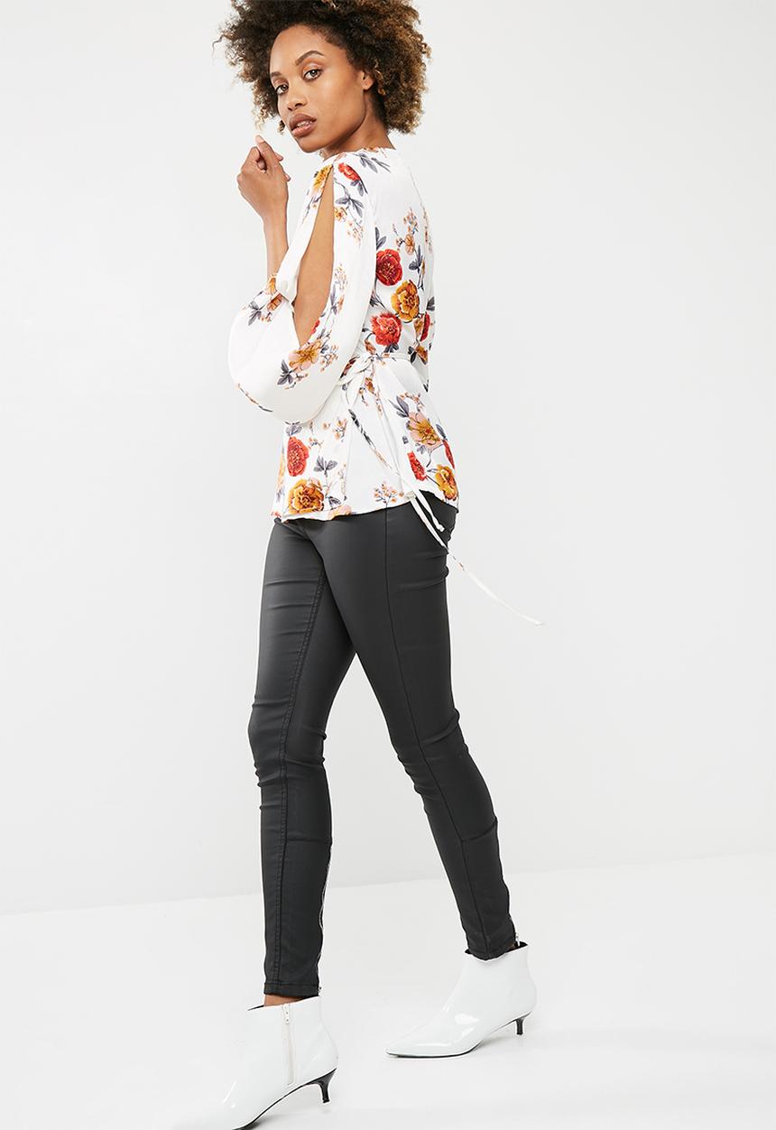 dailyfriday - Wrap blouse with cold shoulder
