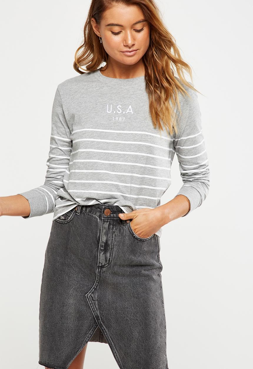 Cotton On - Tbar Tammy chopped graphic long sleeve tee