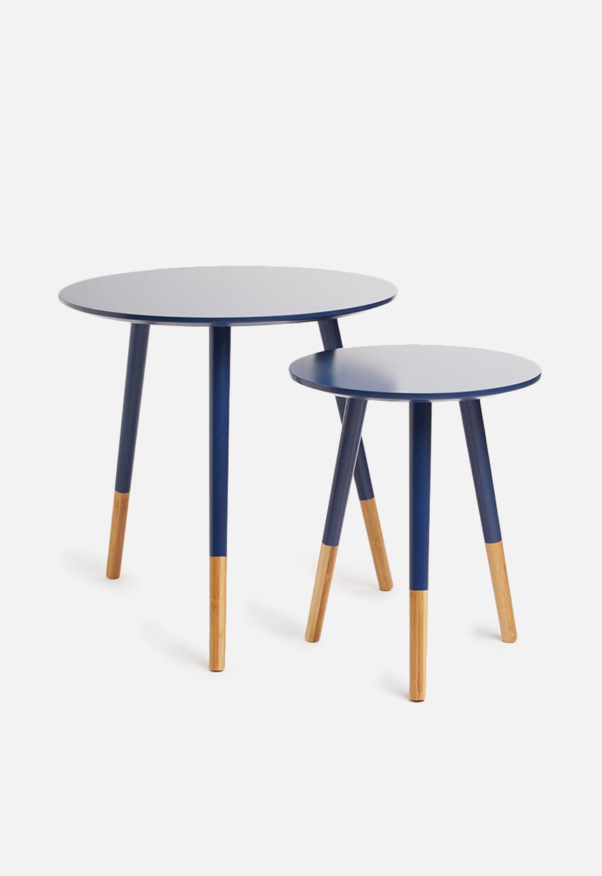 Present Time - Graceful table set