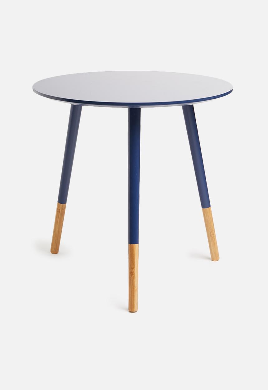 Present Time - Graceful table set