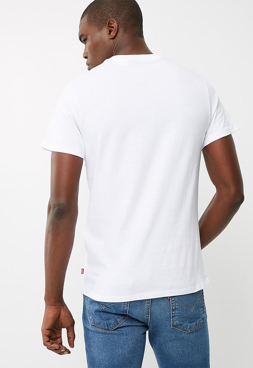 Levi’s® - 84 Sportswear Logo Graphic - White