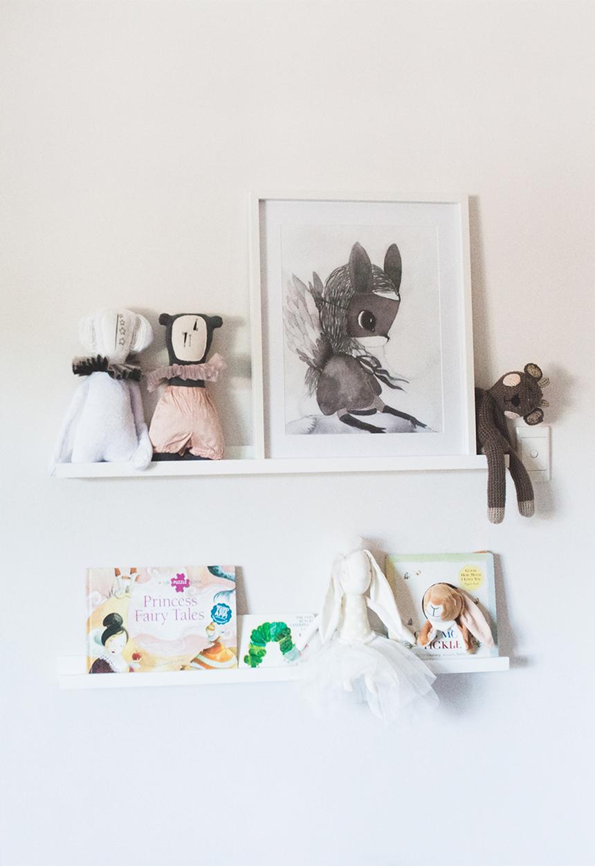 Simply Child - Kids book ledge