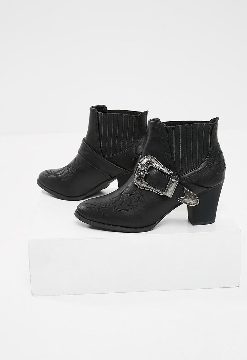 Missguided - Large buckle western chelsea boot