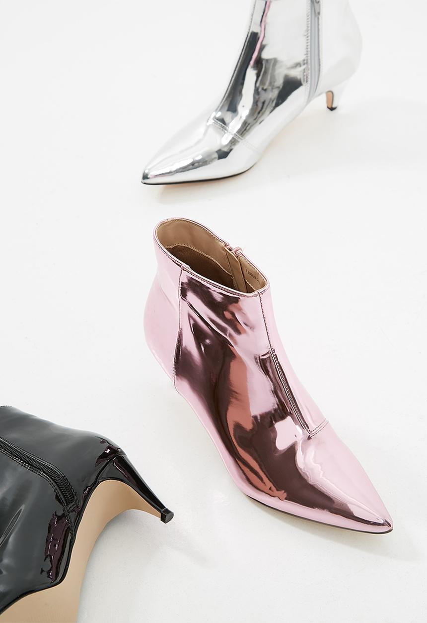 Public Desire - Atomic pointed toe kitten boot