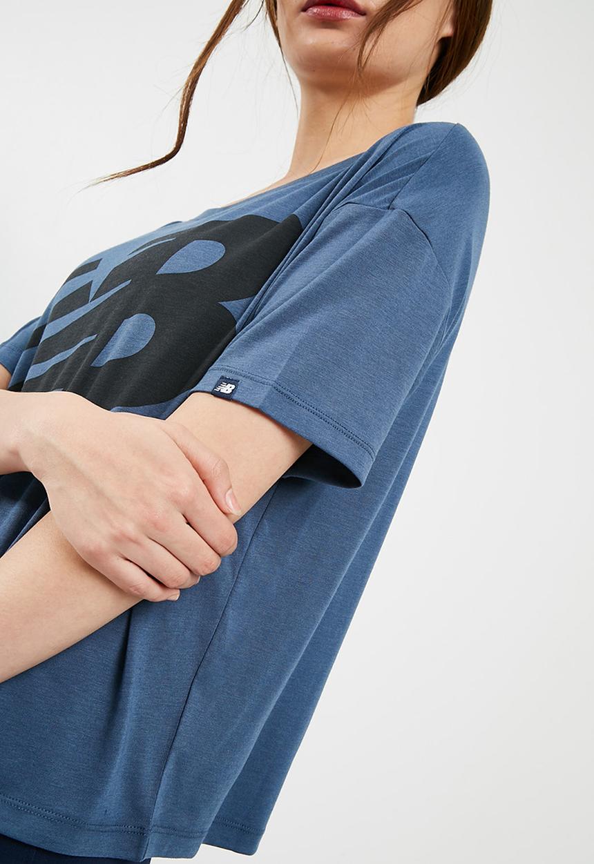New Balance  - Essentials track club tee