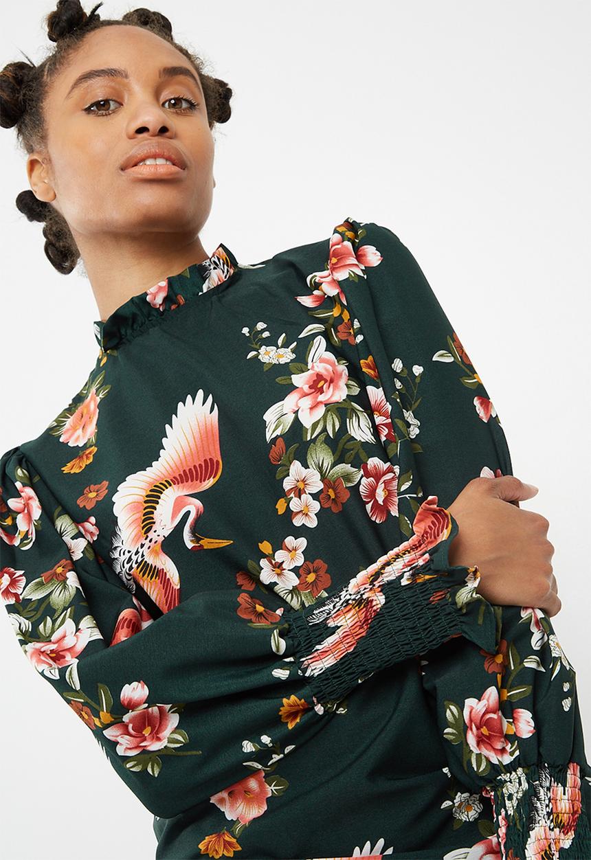 dailyfriday - Blouse with pie crust neckline