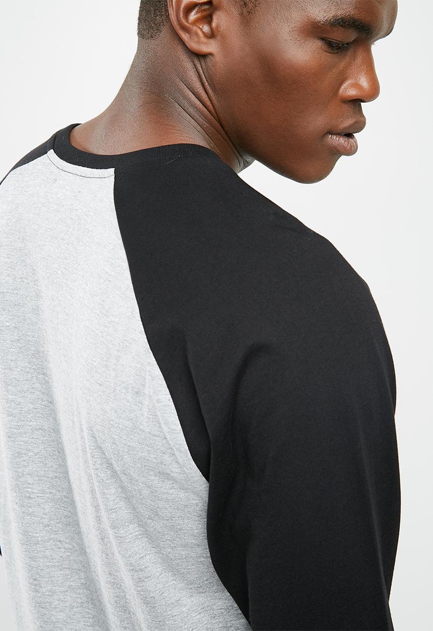 basicthread - Raglan curved hem slim tee