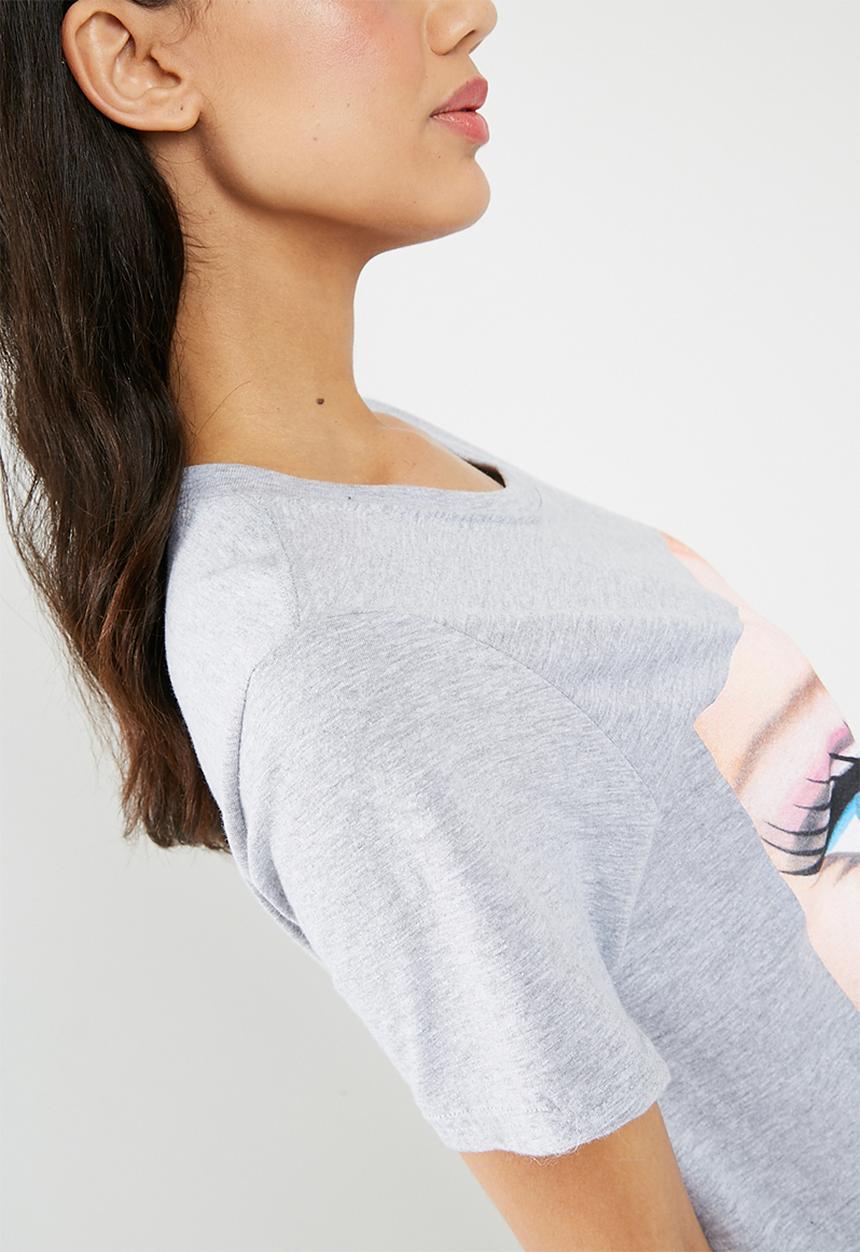 Missguided - Barbie x missguided longline graphic t-shirt 
