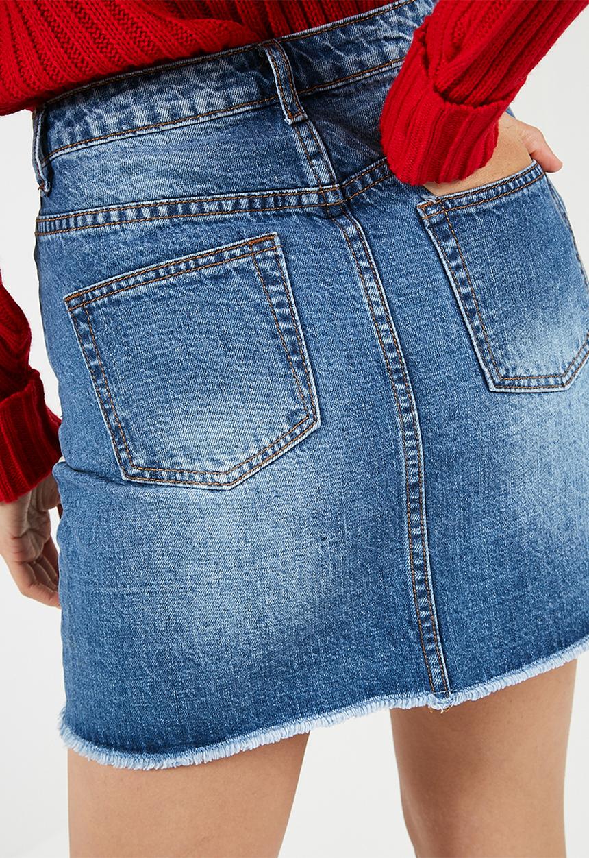 Missguided - Pearl flower detail denim mini skirt
