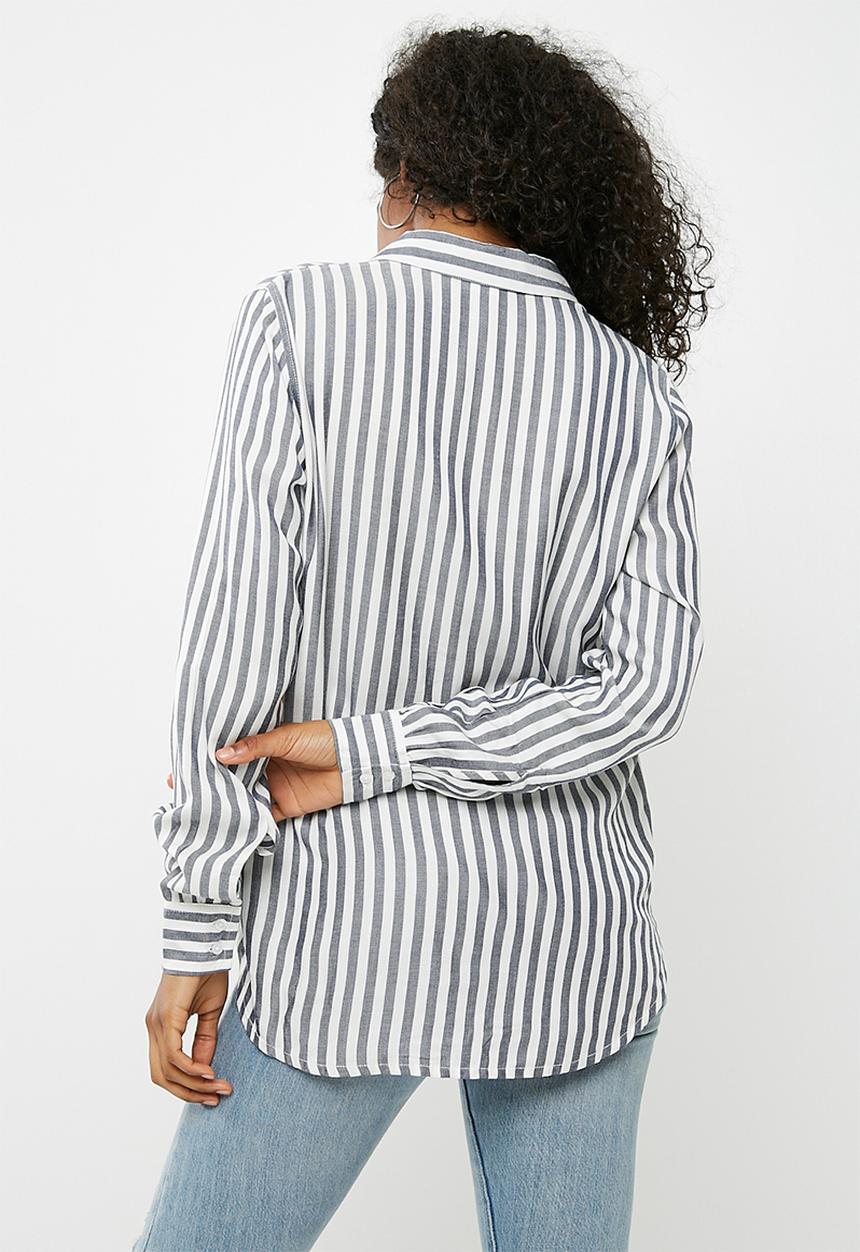 Jacqueline de Yong - Akira shirt