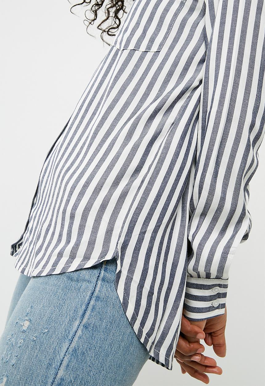 Jacqueline de Yong - Akira shirt