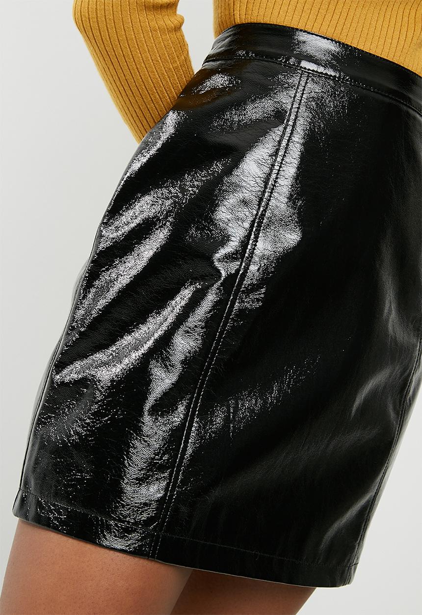 Vero Moda - Shine short zip up skirt - black