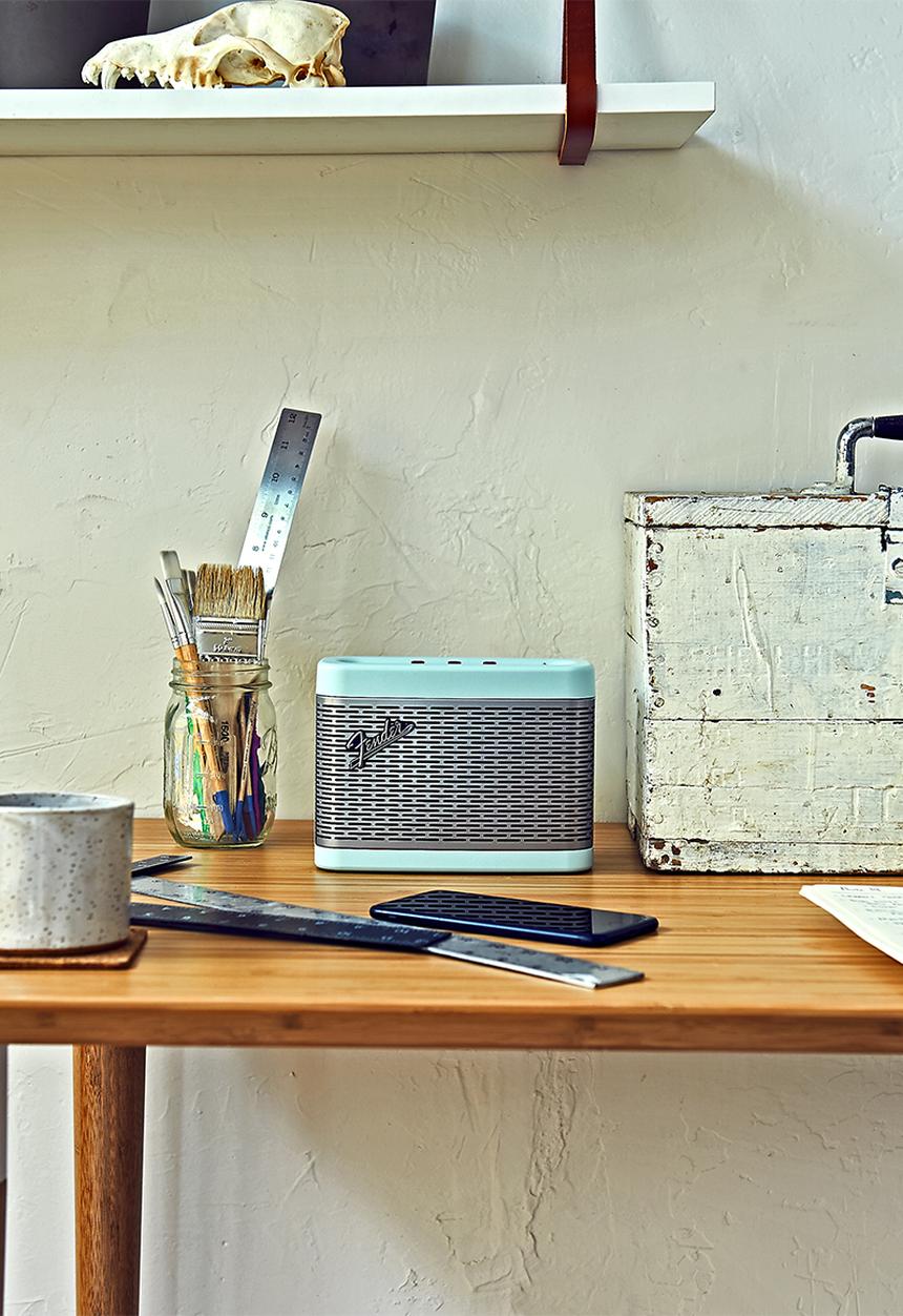 Fender - Newport bluetooth speaker - sonic blue