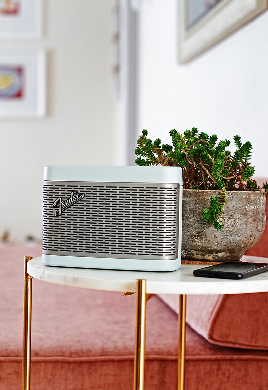 Fender - Newport bluetooth speaker - sonic blue