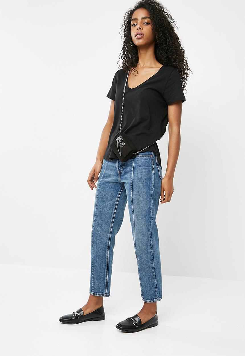 Cotton On - The deep v-neck tee
