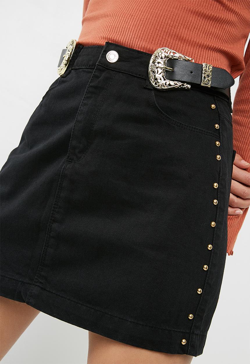 Missguided - Western buckle belt stud denim mini skirt - black