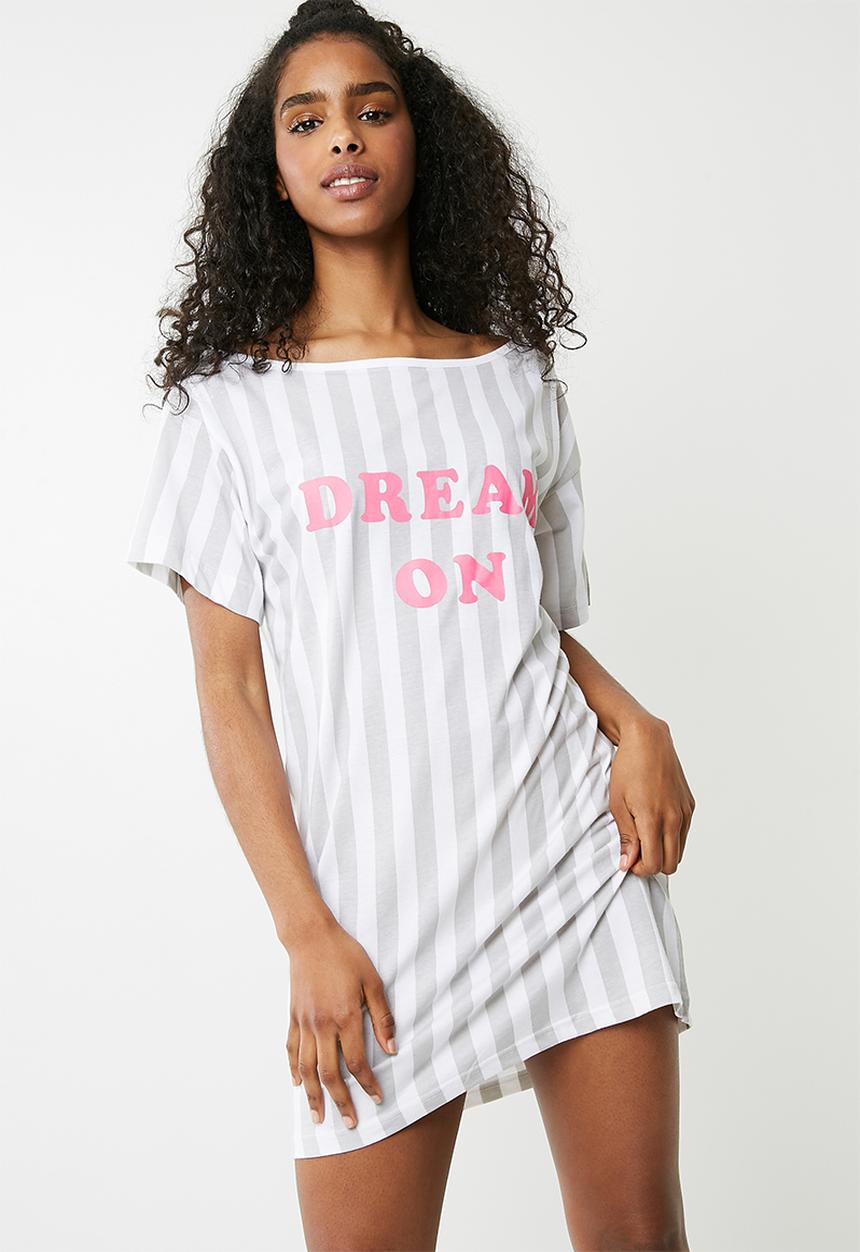 Missguided - Dream on slogan night tee - white