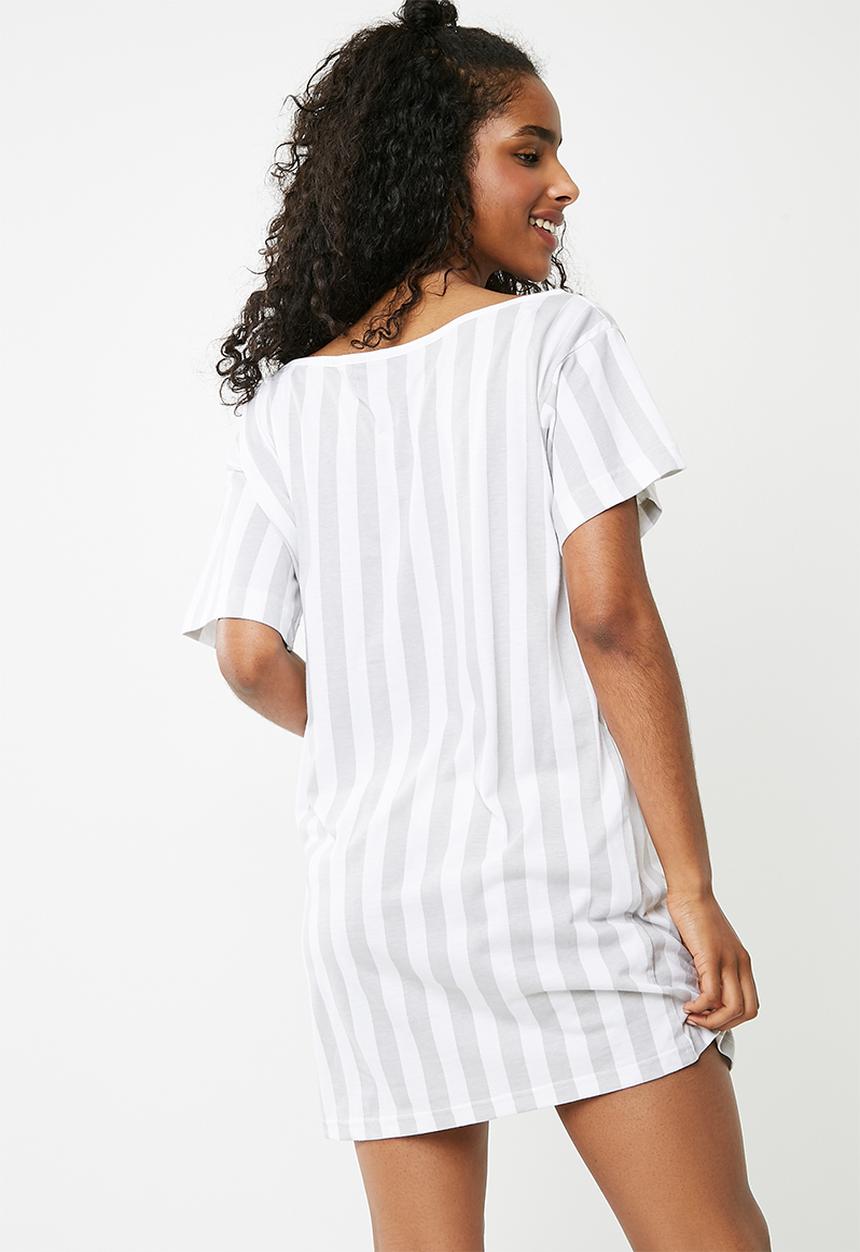 Missguided - Dream on slogan night tee - white