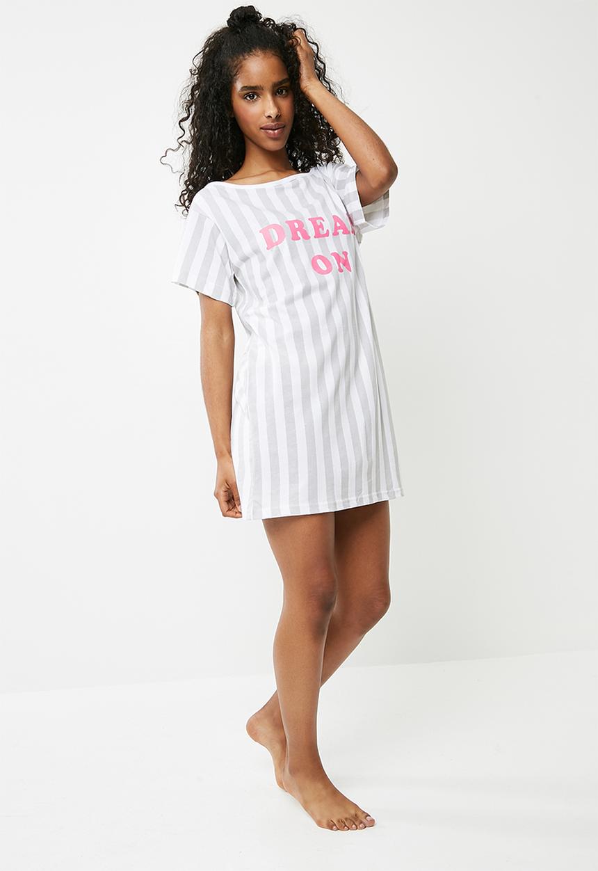 Missguided - Dream on slogan night tee - white