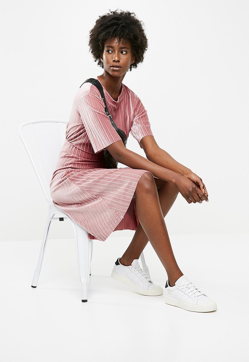 Jacqueline de Yong - Nina short sleeve pleated top - pink 