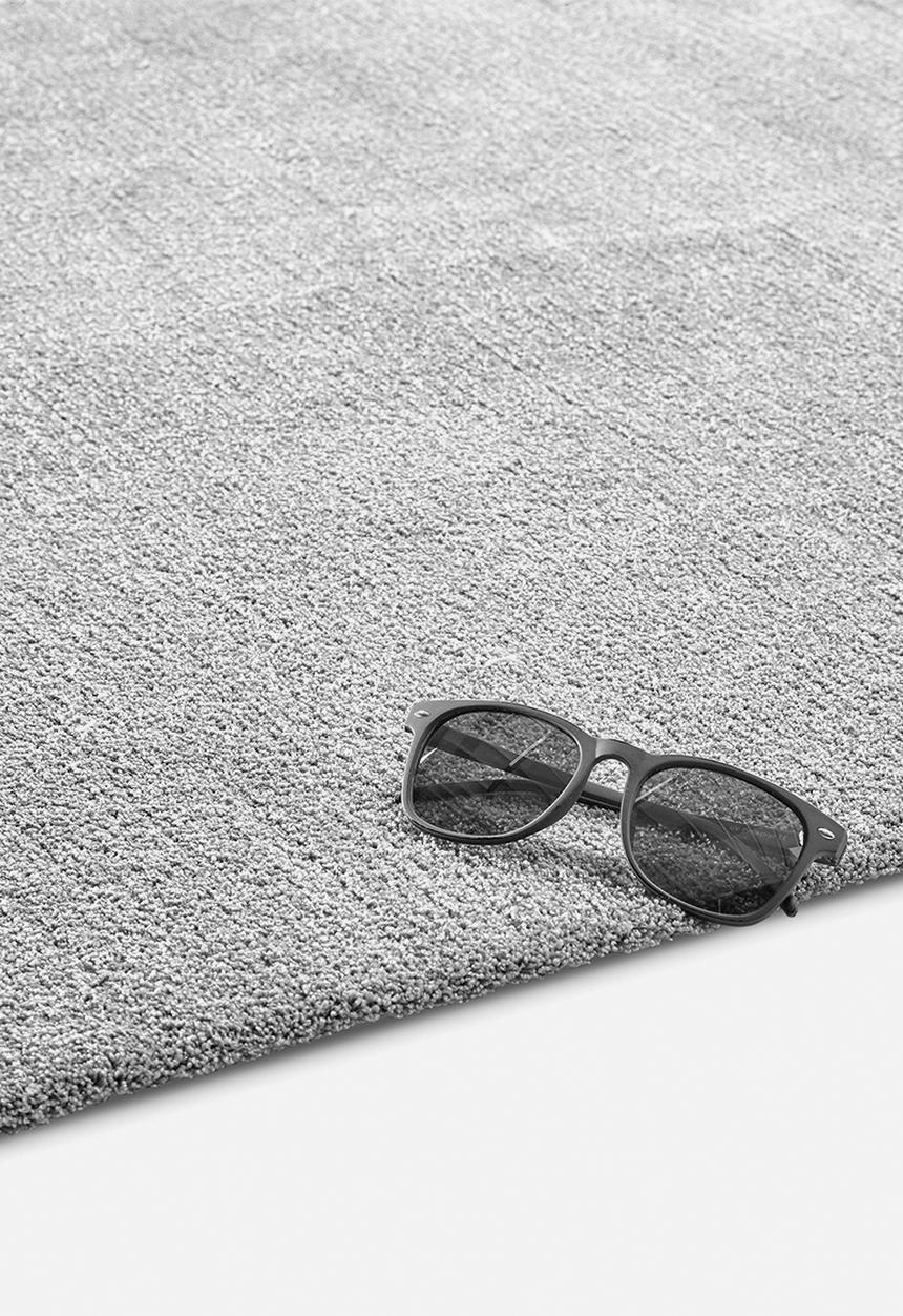Sixth Floor - Shaggy feel rug - grey