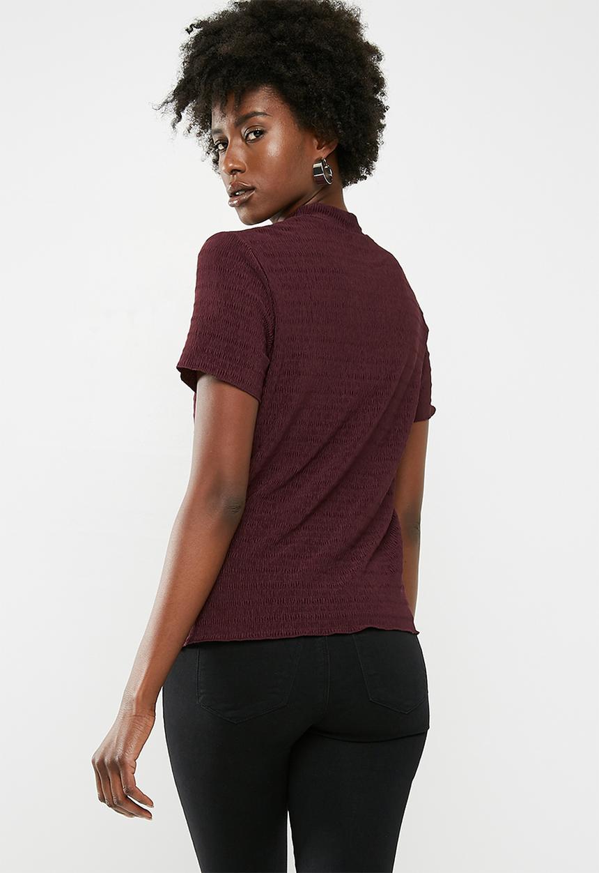 Jacqueline de Yong - Joan short sleeve highneck top - burgundy