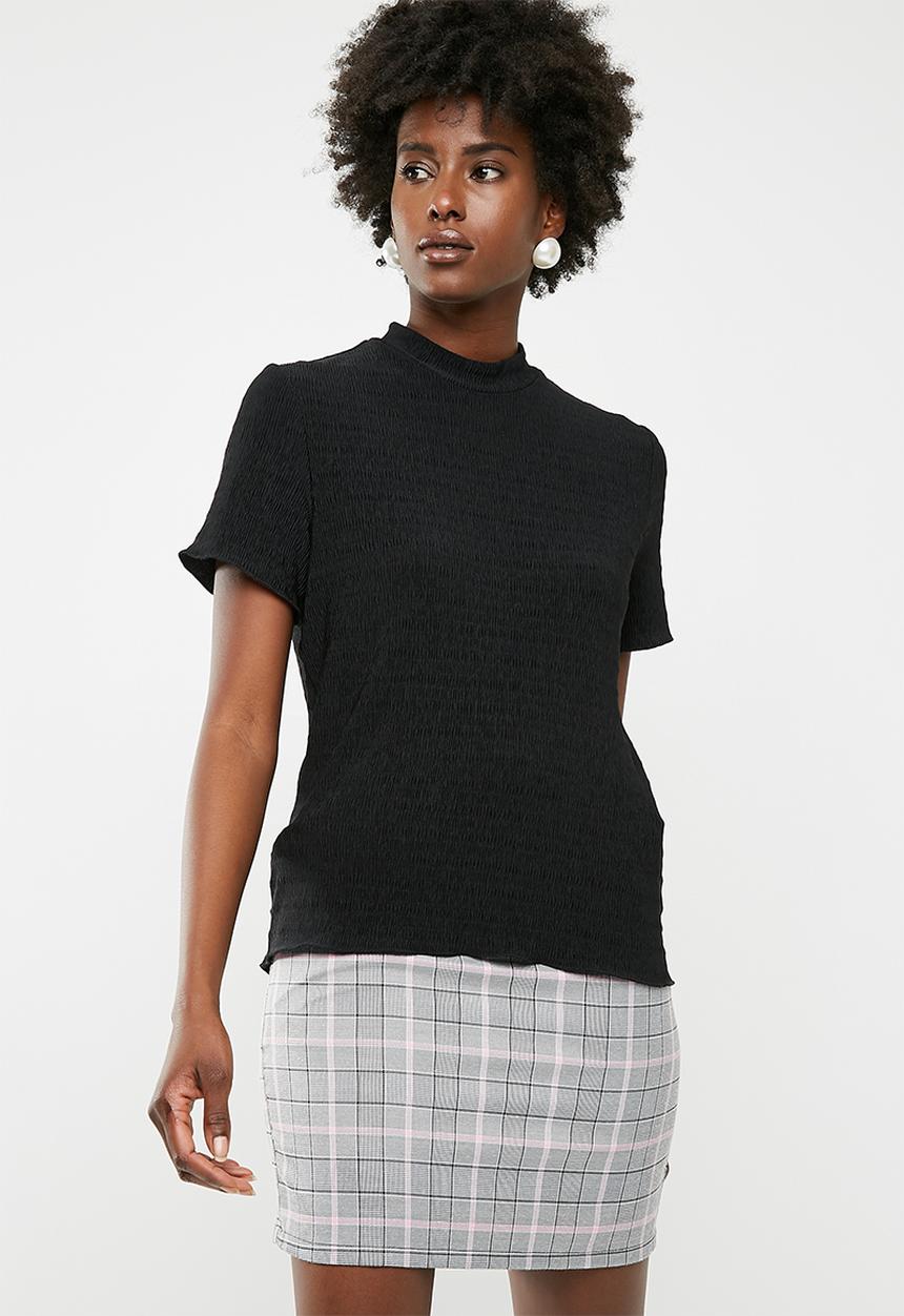 Jacqueline de Yong - Joan short sleeve highneck top - black 