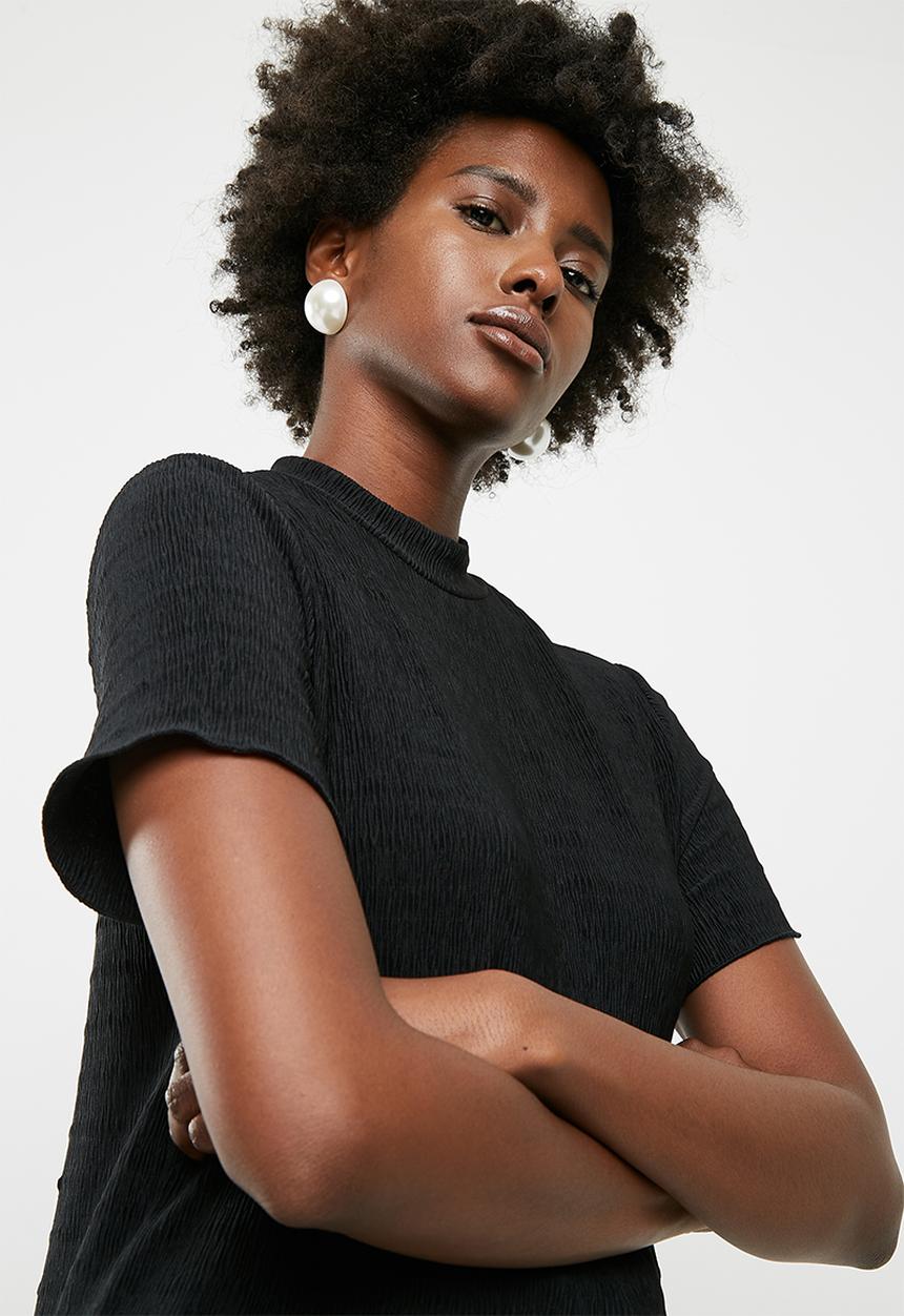 Jacqueline de Yong - Joan short sleeve highneck top - black 