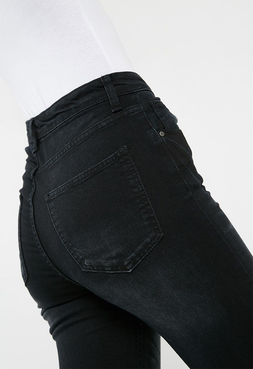 Superbalist - Raw hem skinny - black