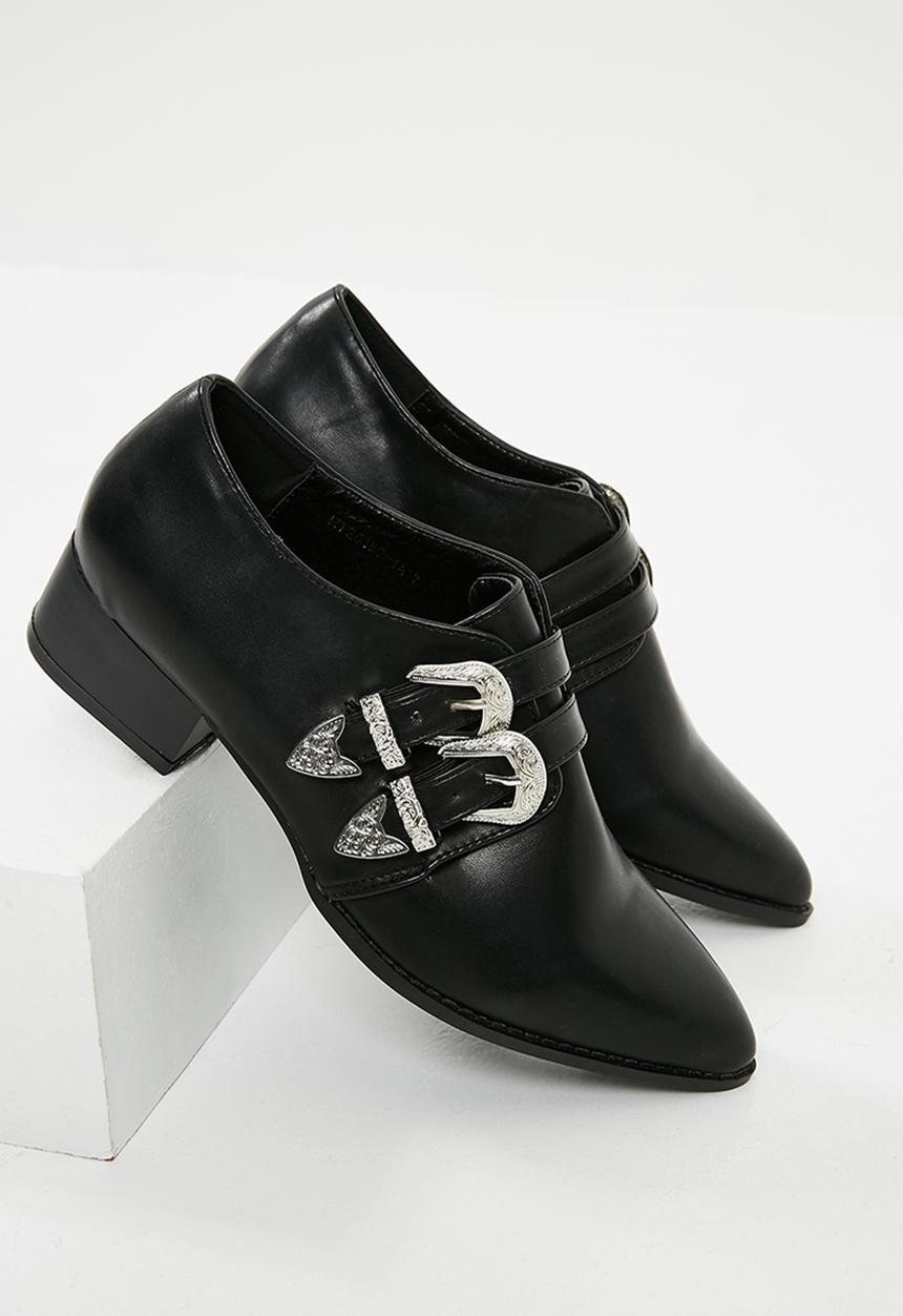 Superbalist - Pointed toe buckle brogue - black